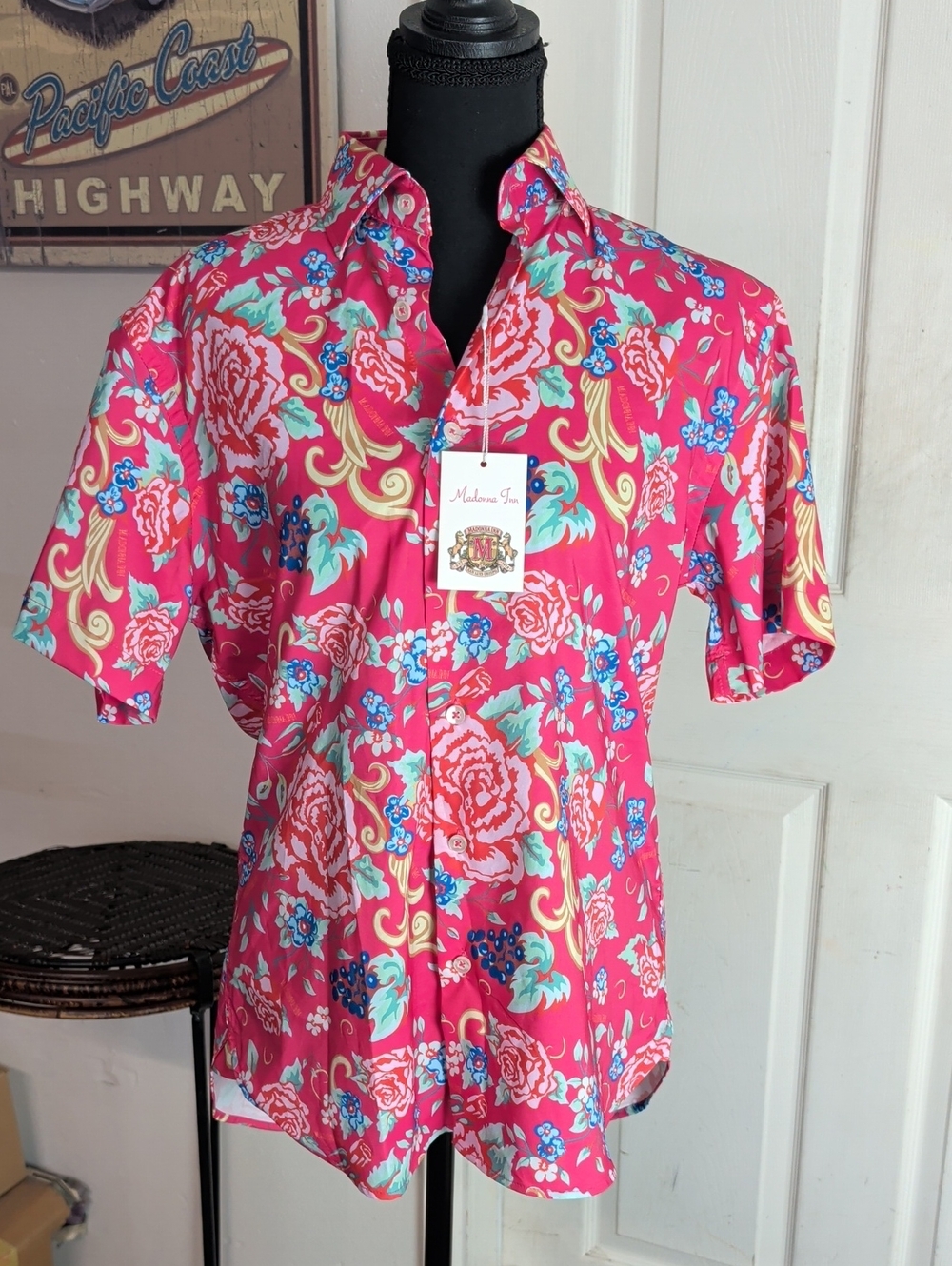 MADONNA INN CARPET Shirt Women Small Pink Button Front Floral